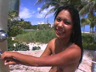 與東南亞兼職女在旅館激情