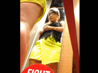 東南亞少女在更衣室試衣被窺淫